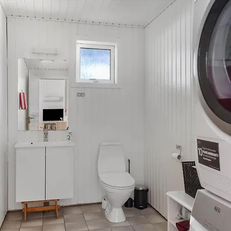 1422-aakirkeby-boesvej-4 *